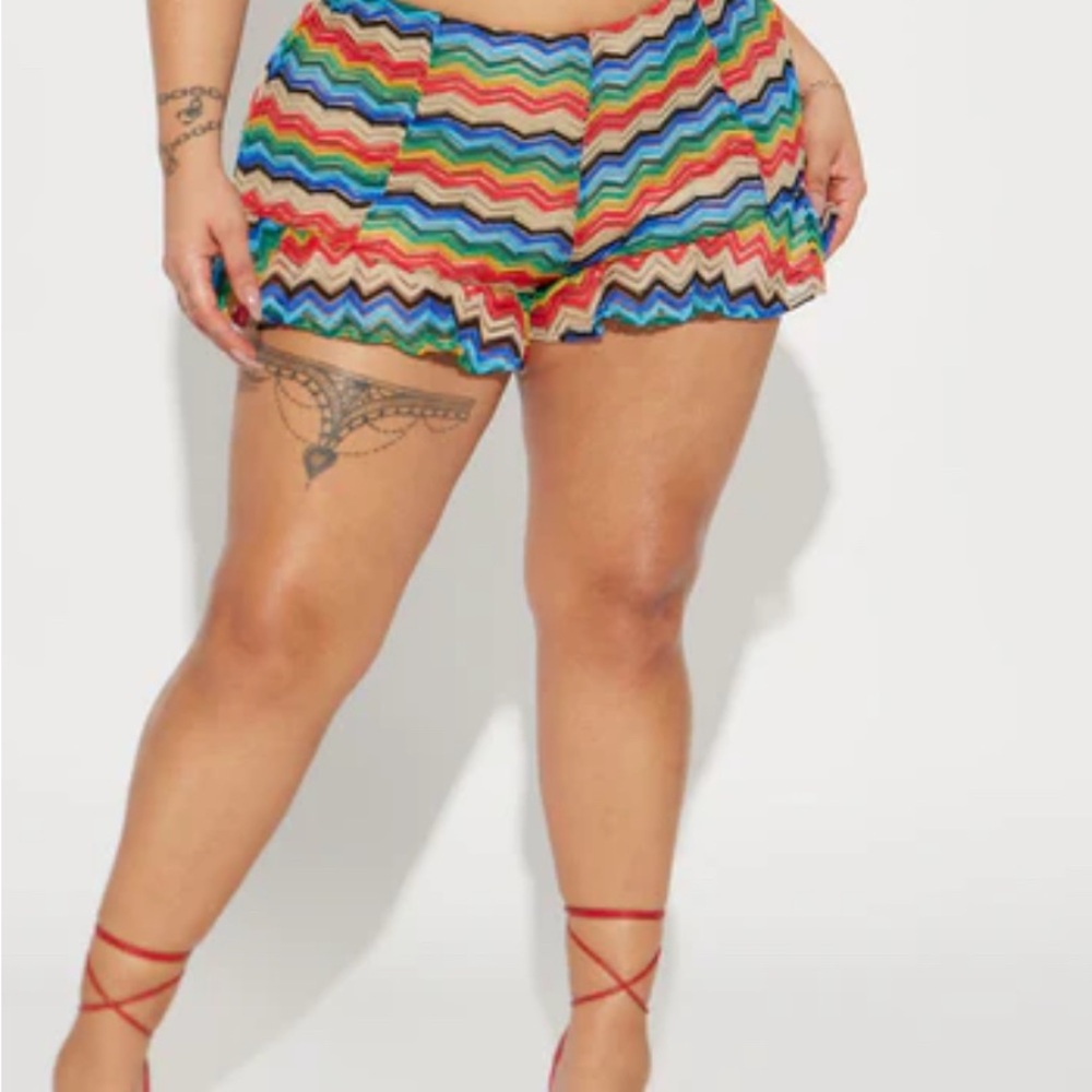 NWT Fashion Nova Multicolor Zigzag Women's Shorts Size 3X